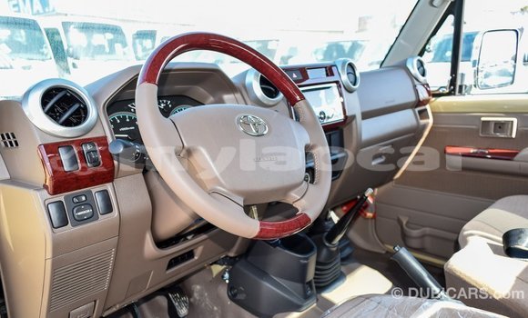 Buy Import Toyota Land Cruiser Beige Car in Import - Dubai in Attapeu Province Buy Import Toyota Land Cruiser Beige Car in Import - Dubai in Attapeu Province