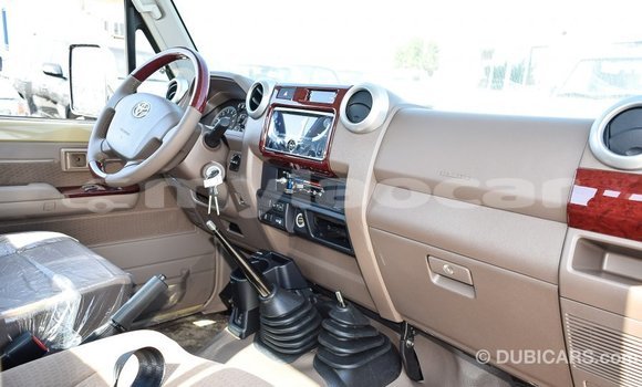 Buy Import Toyota Land Cruiser Beige Car in Import - Dubai in Attapeu Province Buy Import Toyota Land Cruiser Beige Car in Import - Dubai in Attapeu Province