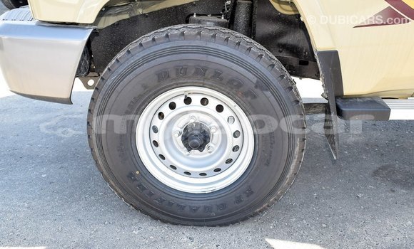 Buy Import Toyota Land Cruiser Beige Car in Import - Dubai in Attapeu Province Buy Import Toyota Land Cruiser Beige Car in Import - Dubai in Attapeu Province