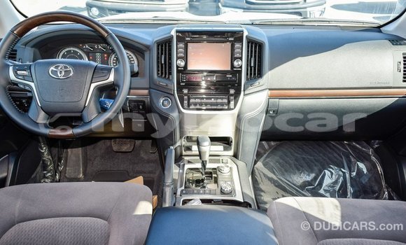 Buy Import Toyota Land Cruiser White Car in Import - Dubai in Attapeu Province Buy Import Toyota Land Cruiser White Car in Import - Dubai in Attapeu Province