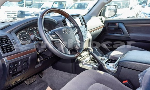 Buy Import Toyota Land Cruiser White Car in Import - Dubai in Attapeu Province Buy Import Toyota Land Cruiser White Car in Import - Dubai in Attapeu Province