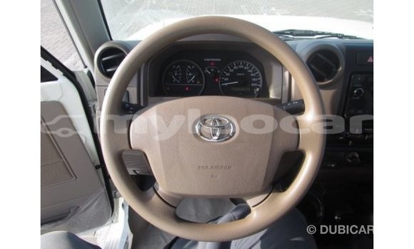 Buy Import Toyota Land Cruiser White Car in Import - Dubai in Attapeu Province Buy Import Toyota Land Cruiser White Car in Import - Dubai in Attapeu Province