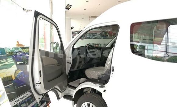 Buy Used Nissan Urvan Other Car in Vientiane in Vientiane Province Buy Used Nissan Urvan Other Car in Vientiane in Vientiane Province