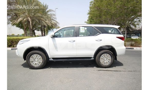 Acheter Import Voiture Toyota Fortuner Blanc à Import - Dubai, Attapeu Province Acheter Import Voiture Toyota Fortuner Blanc à Import - Dubai, Attapeu Province