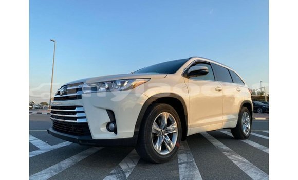 Buy Import Toyota Highlander White Car in Import - Dubai in Attapeu Province Buy Import Toyota Highlander White Car in Import - Dubai in Attapeu Province
