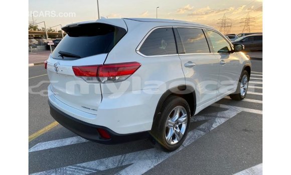 Buy Import Toyota Highlander White Car in Import - Dubai in Attapeu Province Buy Import Toyota Highlander White Car in Import - Dubai in Attapeu Province