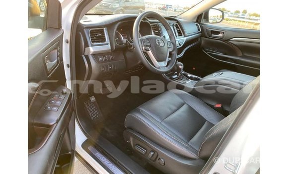 Buy Import Toyota Highlander White Car in Import - Dubai in Attapeu Province Buy Import Toyota Highlander White Car in Import - Dubai in Attapeu Province