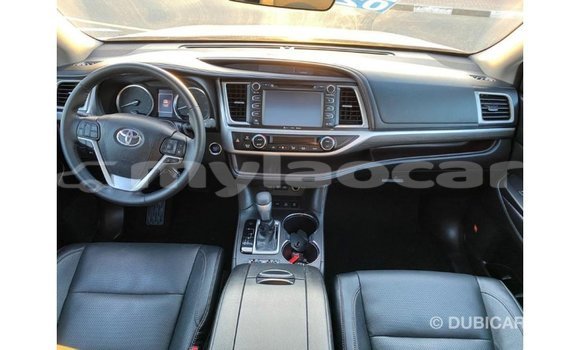 Buy Import Toyota Highlander White Car in Import - Dubai in Attapeu Province Buy Import Toyota Highlander White Car in Import - Dubai in Attapeu Province