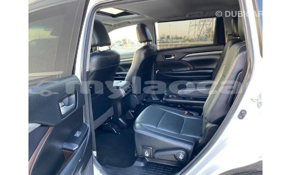 Buy Import Toyota Highlander White Car in Import - Dubai in Attapeu Province Buy Import Toyota Highlander White Car in Import - Dubai in Attapeu Province