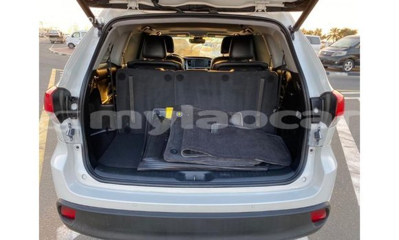Buy Import Toyota Highlander White Car in Import - Dubai in Attapeu Province Buy Import Toyota Highlander White Car in Import - Dubai in Attapeu Province