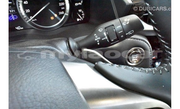 Acheter Import Voiture Lexus LX Noir à Import - Dubai, Attapeu Province Acheter Import Voiture Lexus LX Noir à Import - Dubai, Attapeu Province