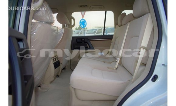Buy Import Toyota Land Cruiser White Car in Import - Dubai in Attapeu Province Buy Import Toyota Land Cruiser White Car in Import - Dubai in Attapeu Province