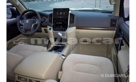 Buy Import Toyota Land Cruiser White Car in Import - Dubai in Attapeu Province Buy Import Toyota Land Cruiser White Car in Import - Dubai in Attapeu Province