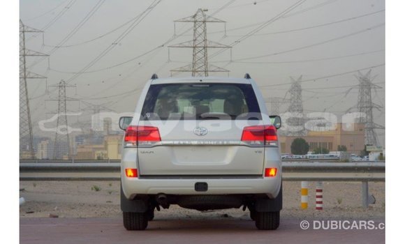 Buy Import Toyota Land Cruiser White Car in Import - Dubai in Attapeu Province Buy Import Toyota Land Cruiser White Car in Import - Dubai in Attapeu Province