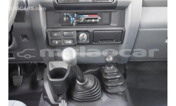 Acheter Import Voiture Toyota Land Cruiser Blanc à Import - Dubai, Attapeu Province Acheter Import Voiture Toyota Land Cruiser Blanc à Import - Dubai, Attapeu Province