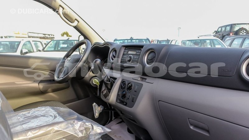 Big with watermark nissan urvan attapeu province import dubai 2187