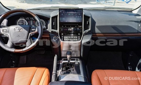 Buy Import Toyota Land Cruiser White Car in Import - Dubai in Attapeu Province Buy Import Toyota Land Cruiser White Car in Import - Dubai in Attapeu Province