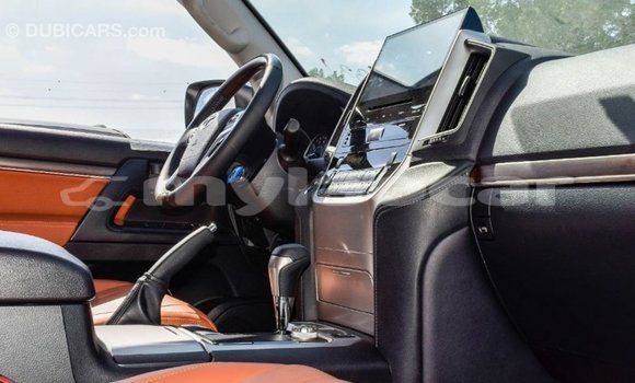 Buy Import Toyota Land Cruiser White Car in Import - Dubai in Attapeu Province Buy Import Toyota Land Cruiser White Car in Import - Dubai in Attapeu Province