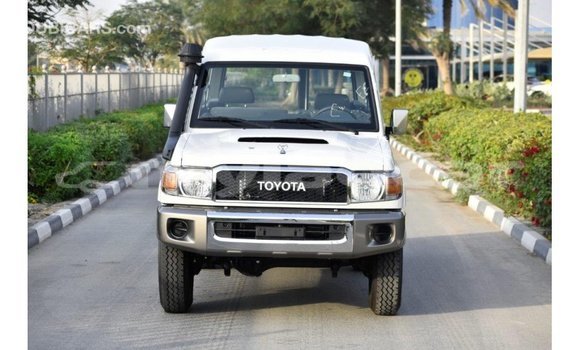 Buy Import Toyota Land Cruiser White Car in Import - Dubai in Attapeu Province Buy Import Toyota Land Cruiser White Car in Import - Dubai in Attapeu Province