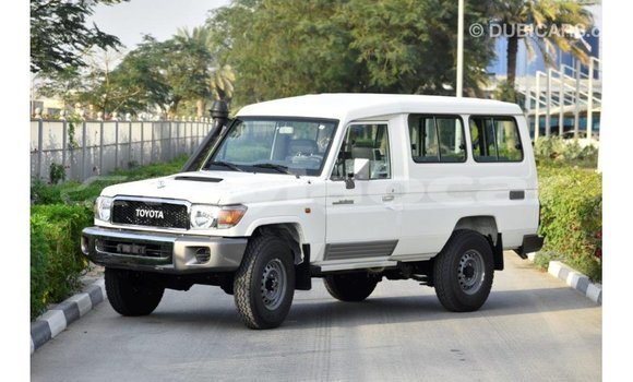 Buy Import Toyota Land Cruiser White Car in Import - Dubai in Attapeu Province Buy Import Toyota Land Cruiser White Car in Import - Dubai in Attapeu Province