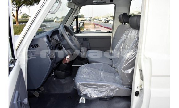 Buy Import Toyota Land Cruiser White Car in Import - Dubai in Attapeu Province Buy Import Toyota Land Cruiser White Car in Import - Dubai in Attapeu Province