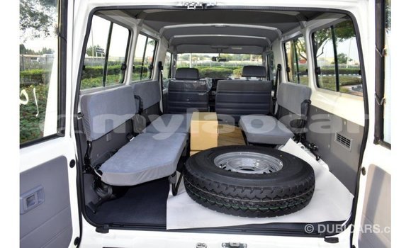 Buy Import Toyota Land Cruiser White Car in Import - Dubai in Attapeu Province Buy Import Toyota Land Cruiser White Car in Import - Dubai in Attapeu Province