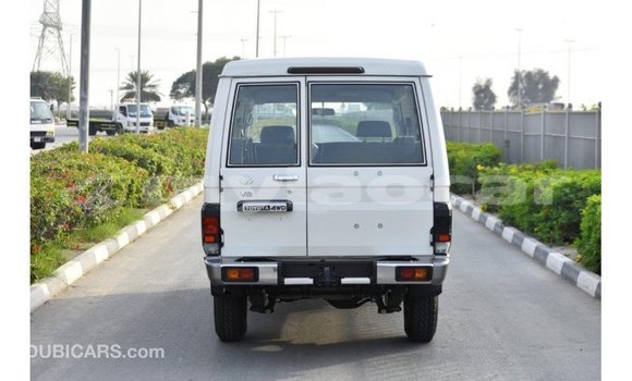 Buy Import Toyota Land Cruiser White Car in Import - Dubai in Attapeu Province Buy Import Toyota Land Cruiser White Car in Import - Dubai in Attapeu Province