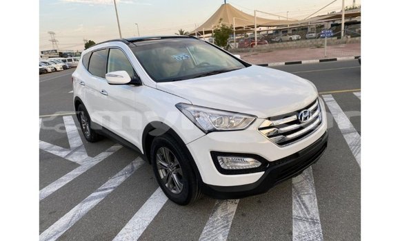 Acheter Import Voiture Hyundai Santa Fe Blanc à Import - Dubai, Attapeu Province Acheter Import Voiture Hyundai Santa Fe Blanc à Import - Dubai, Attapeu Province