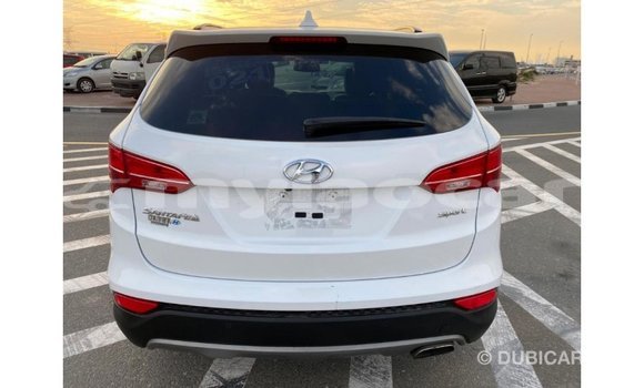 Acheter Import Voiture Hyundai Santa Fe Blanc à Import - Dubai, Attapeu Province Acheter Import Voiture Hyundai Santa Fe Blanc à Import - Dubai, Attapeu Province