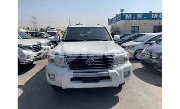 Buy Import Toyota Land Cruiser White Car in Import - Dubai in Attapeu Province Buy Import Toyota Land Cruiser White Car in Import - Dubai in Attapeu Province