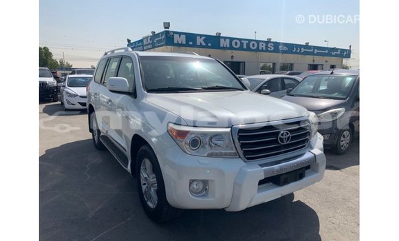 Buy Import Toyota Land Cruiser White Car in Import - Dubai in Attapeu Province Buy Import Toyota Land Cruiser White Car in Import - Dubai in Attapeu Province
