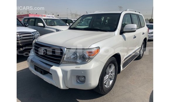 Buy Import Toyota Land Cruiser White Car in Import - Dubai in Attapeu Province Buy Import Toyota Land Cruiser White Car in Import - Dubai in Attapeu Province