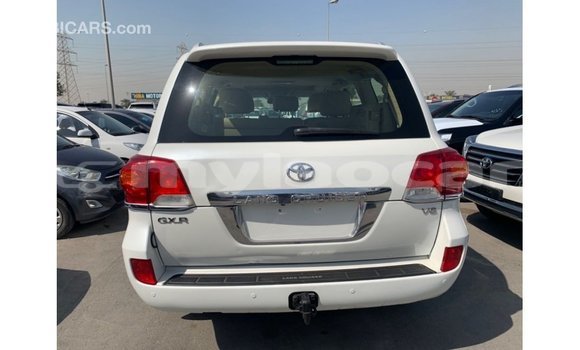 Buy Import Toyota Land Cruiser White Car in Import - Dubai in Attapeu Province Buy Import Toyota Land Cruiser White Car in Import - Dubai in Attapeu Province