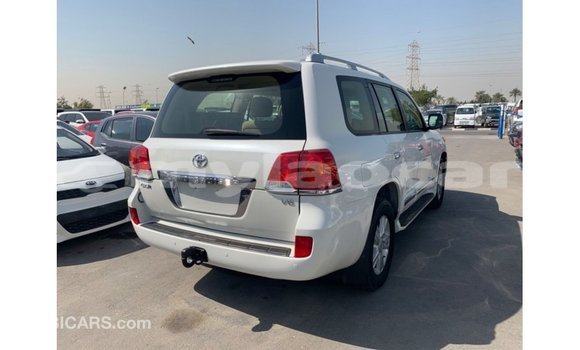 Buy Import Toyota Land Cruiser White Car in Import - Dubai in Attapeu Province Buy Import Toyota Land Cruiser White Car in Import - Dubai in Attapeu Province