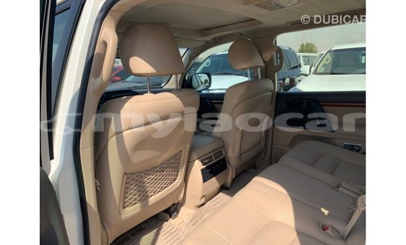 Buy Import Toyota Land Cruiser White Car in Import - Dubai in Attapeu Province Buy Import Toyota Land Cruiser White Car in Import - Dubai in Attapeu Province