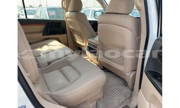 Buy Import Toyota Land Cruiser White Car in Import - Dubai in Attapeu Province Buy Import Toyota Land Cruiser White Car in Import - Dubai in Attapeu Province