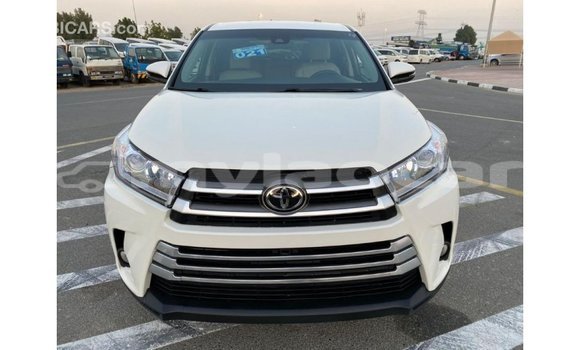 Buy Import Toyota Highlander White Car in Import - Dubai in Attapeu Province Buy Import Toyota Highlander White Car in Import - Dubai in Attapeu Province