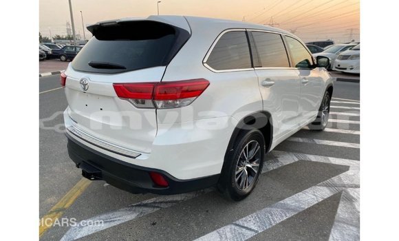 Buy Import Toyota Highlander White Car in Import - Dubai in Attapeu Province Buy Import Toyota Highlander White Car in Import - Dubai in Attapeu Province