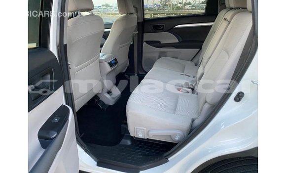 Buy Import Toyota Highlander White Car in Import - Dubai in Attapeu Province Buy Import Toyota Highlander White Car in Import - Dubai in Attapeu Province