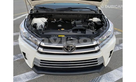 Buy Import Toyota Highlander White Car in Import - Dubai in Attapeu Province Buy Import Toyota Highlander White Car in Import - Dubai in Attapeu Province