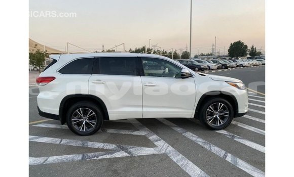 Buy Import Toyota Highlander White Car in Import - Dubai in Attapeu Province Buy Import Toyota Highlander White Car in Import - Dubai in Attapeu Province