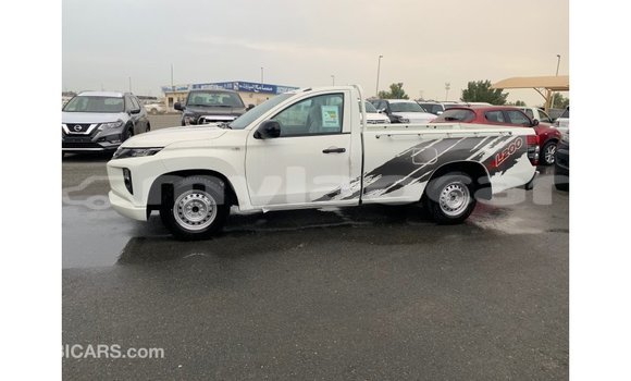 Buy Import Mitsubishi L200 White Car in Import - Dubai in Attapeu Province Buy Import Mitsubishi L200 White Car in Import - Dubai in Attapeu Province