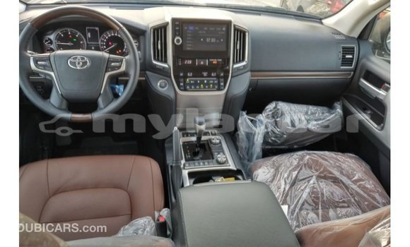 Buy Import Toyota Land Cruiser White Car in Import - Dubai in Attapeu Province Buy Import Toyota Land Cruiser White Car in Import - Dubai in Attapeu Province