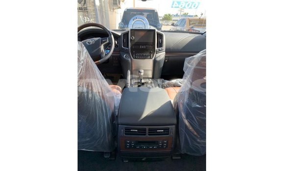 Buy Import Toyota Land Cruiser White Car in Import - Dubai in Attapeu Province Buy Import Toyota Land Cruiser White Car in Import - Dubai in Attapeu Province