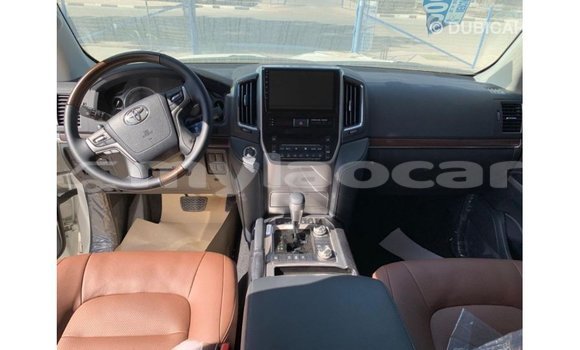 Buy Import Toyota Land Cruiser White Car in Import - Dubai in Attapeu Province Buy Import Toyota Land Cruiser White Car in Import - Dubai in Attapeu Province