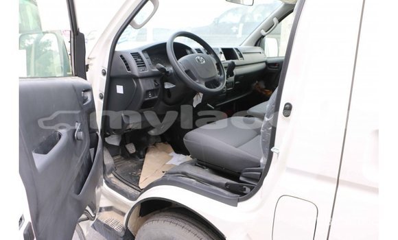 Buy Import Toyota Hiace White Car in Import - Dubai in Attapeu Province Buy Import Toyota Hiace White Car in Import - Dubai in Attapeu Province
