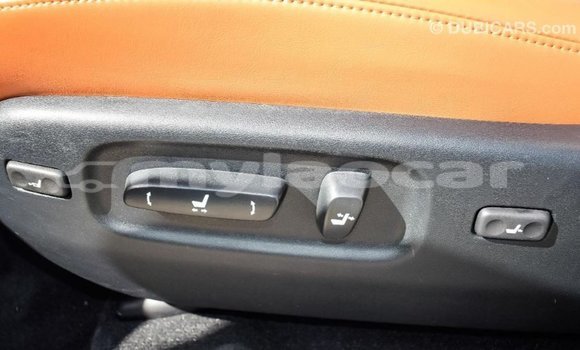 Acheter Import Voiture Lexus LX Blanc à Import - Dubai, Attapeu Province Acheter Import Voiture Lexus LX Blanc à Import - Dubai, Attapeu Province