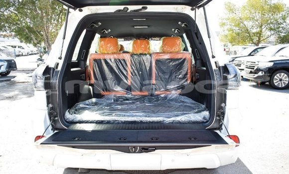 Acheter Import Voiture Lexus LX Blanc à Import - Dubai, Attapeu Province Acheter Import Voiture Lexus LX Blanc à Import - Dubai, Attapeu Province