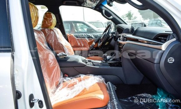 Acheter Import Voiture Lexus LX Blanc à Import - Dubai, Attapeu Province Acheter Import Voiture Lexus LX Blanc à Import - Dubai, Attapeu Province