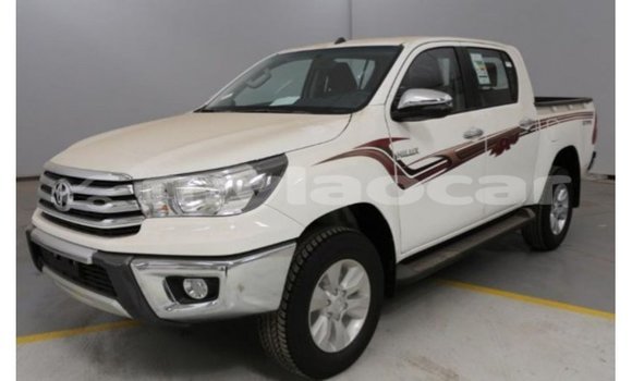 Acheter Import Voiture Toyota Hilux Blanc à Import - Dubai, Attapeu Province Acheter Import Voiture Toyota Hilux Blanc à Import - Dubai, Attapeu Province